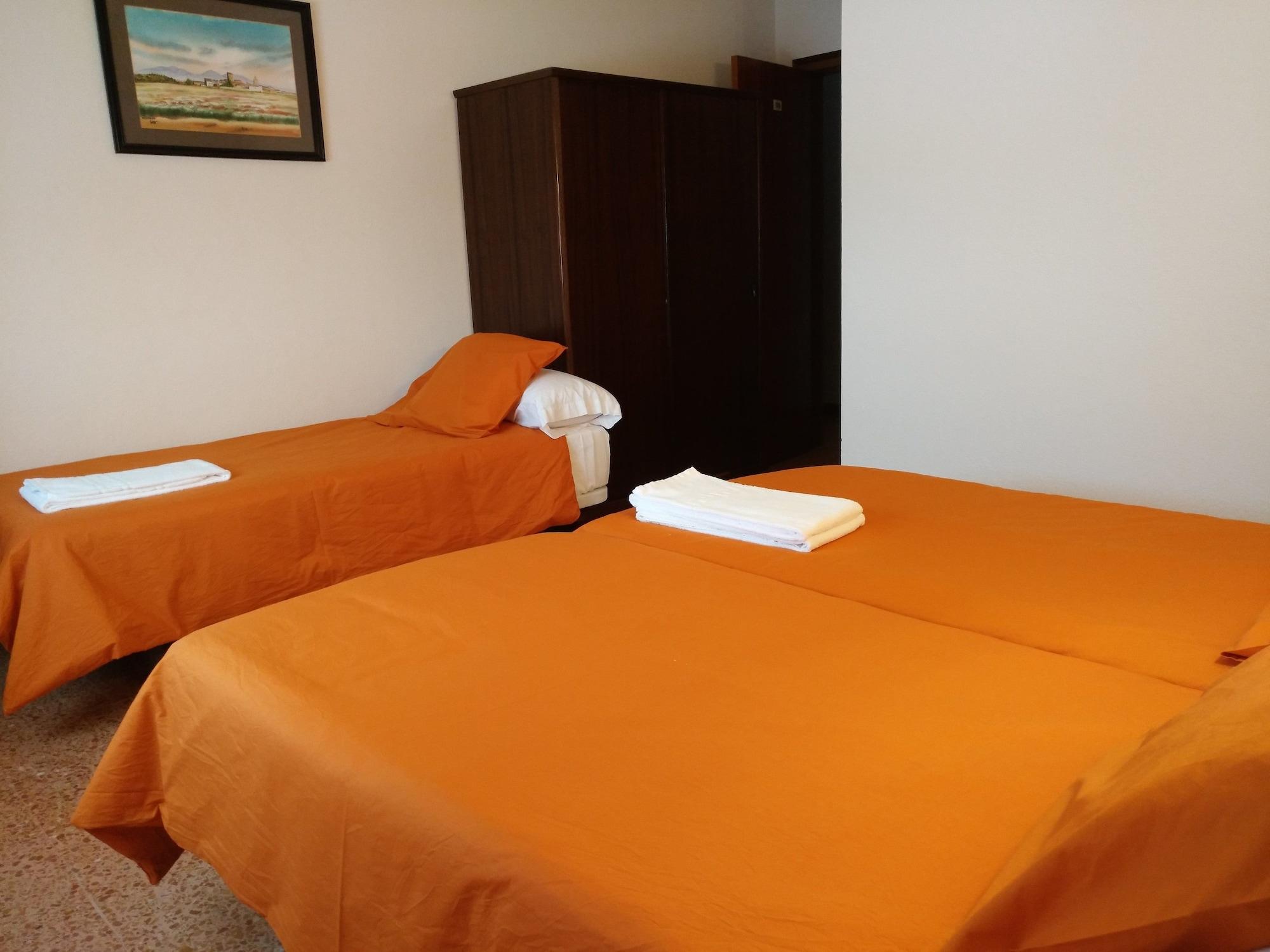 Hostal L'Esplai Viladamat Bagian luar foto