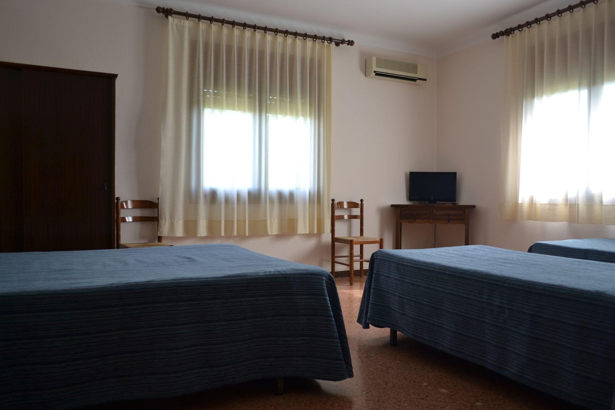 Hostal L'Esplai Viladamat Bagian luar foto
