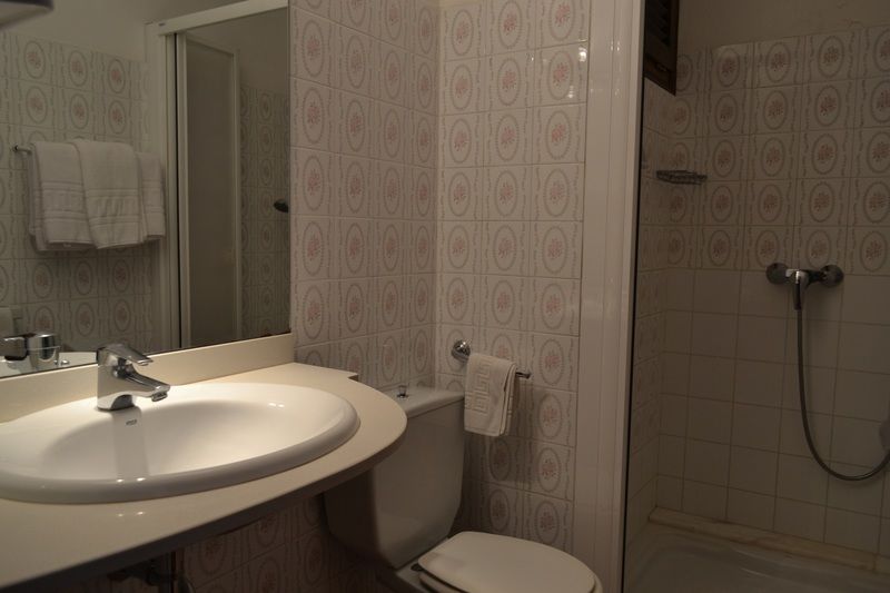 Hostal L'Esplai Viladamat Bagian luar foto