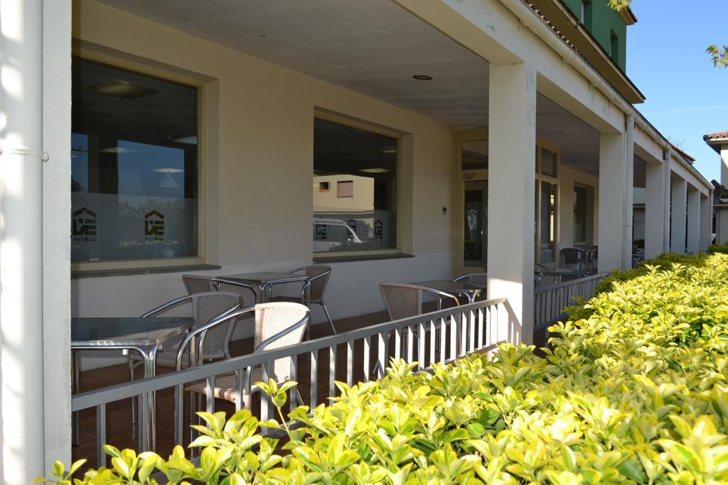 Hostal L'Esplai Viladamat Bagian luar foto