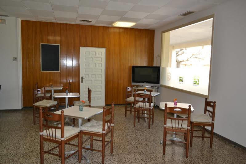 Hostal L'Esplai Viladamat Bagian luar foto